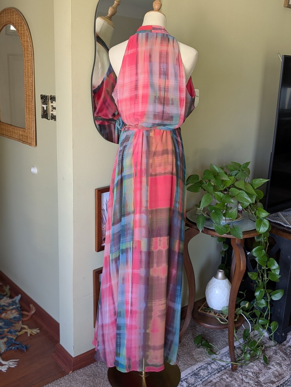 Plus Size Tie Dye Maxi Dress - Picture 8 of 16